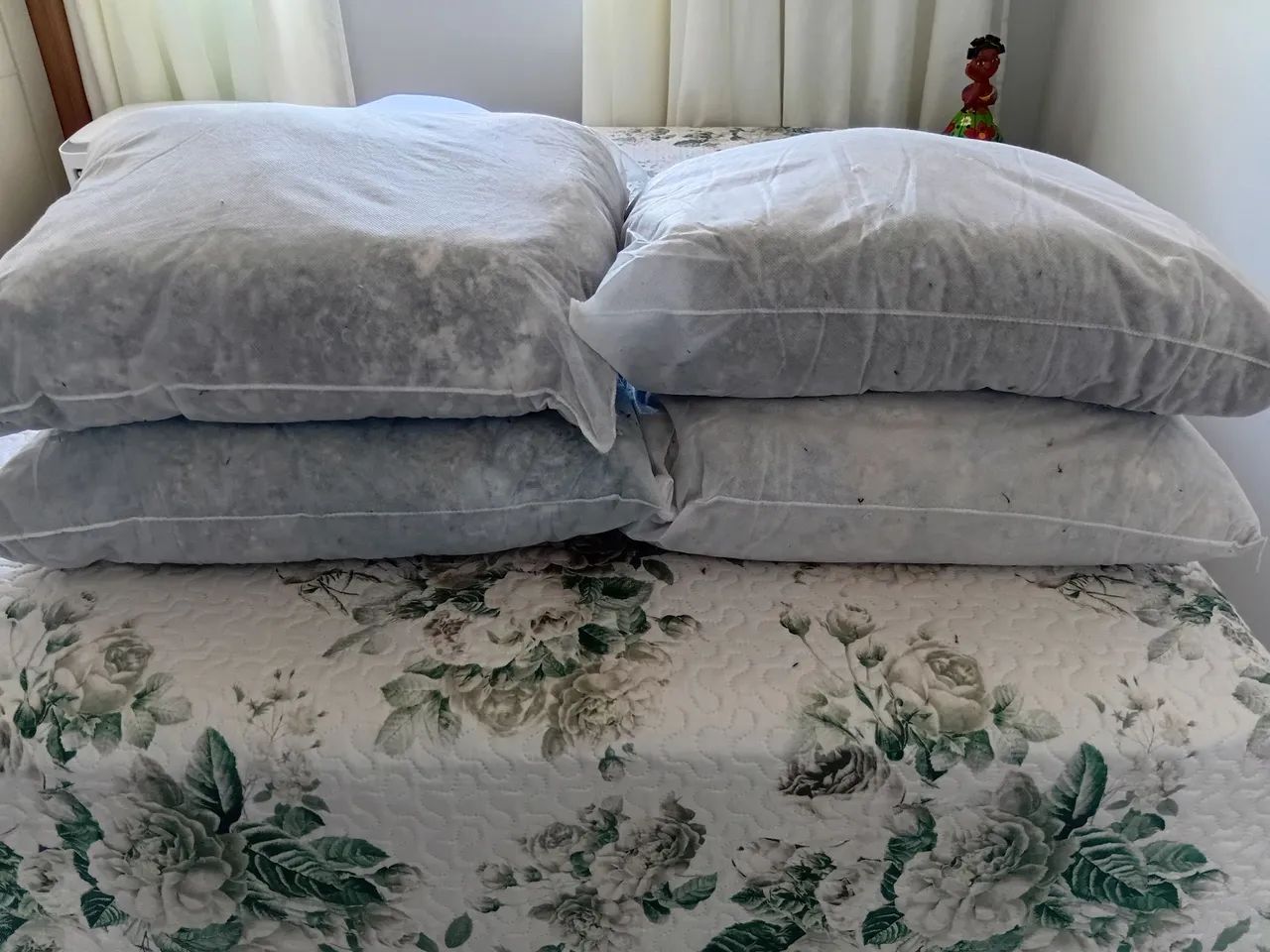 Jogo 4 travesseiros novinhos