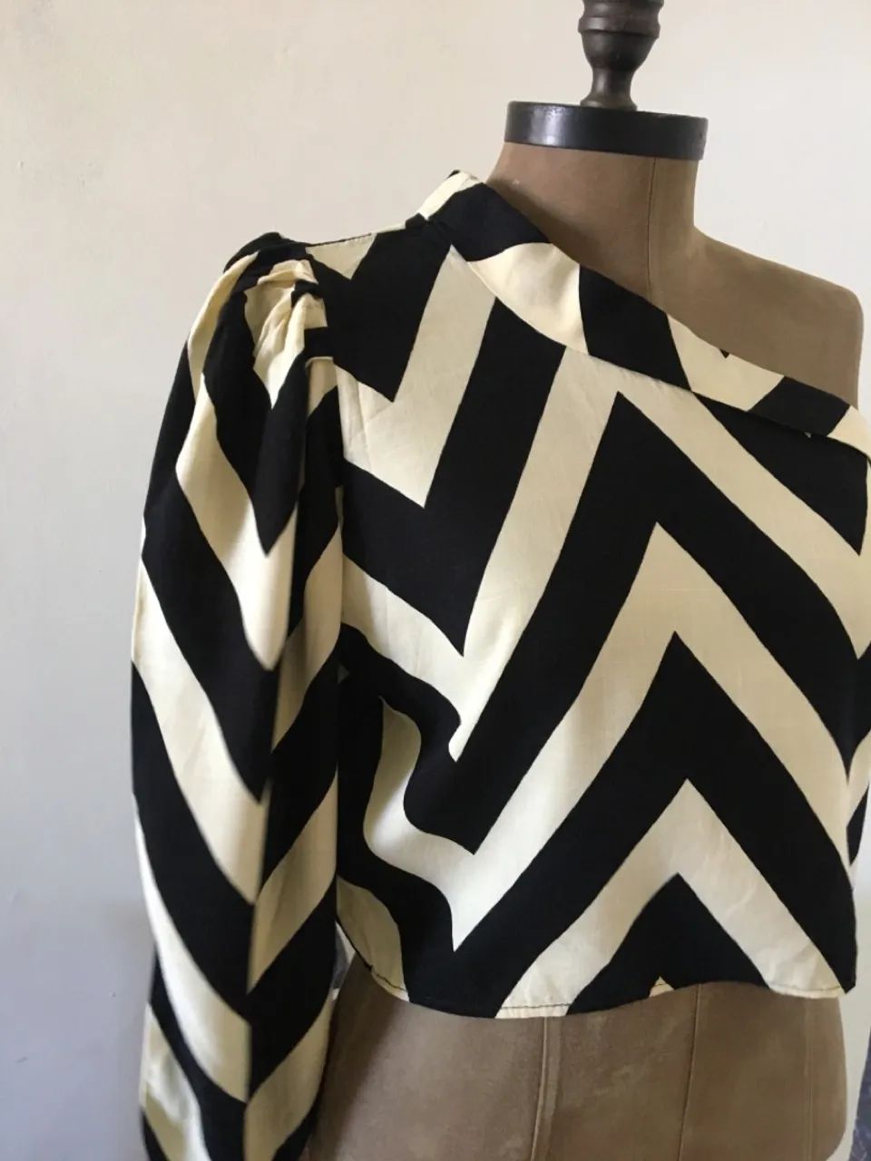Blusa Feminina Decote Ombro Único