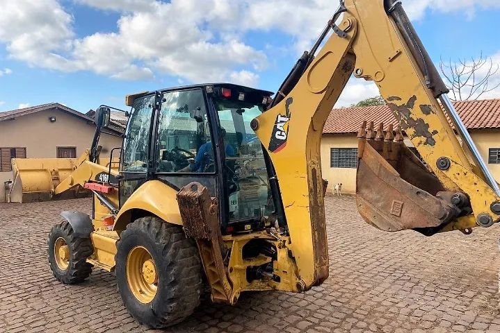 Retroescavadeira Caterpillar 416 2015 - Foto 4
