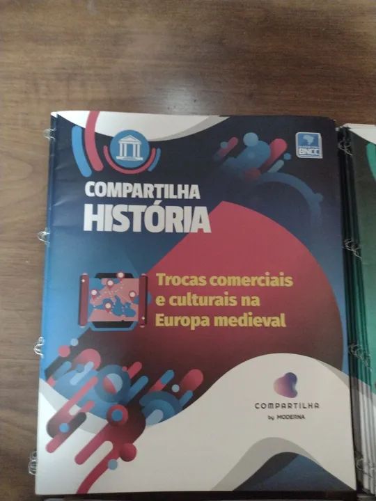 Livros Didáticos - Compartilha - 6 ano - usados.  - Foto 2