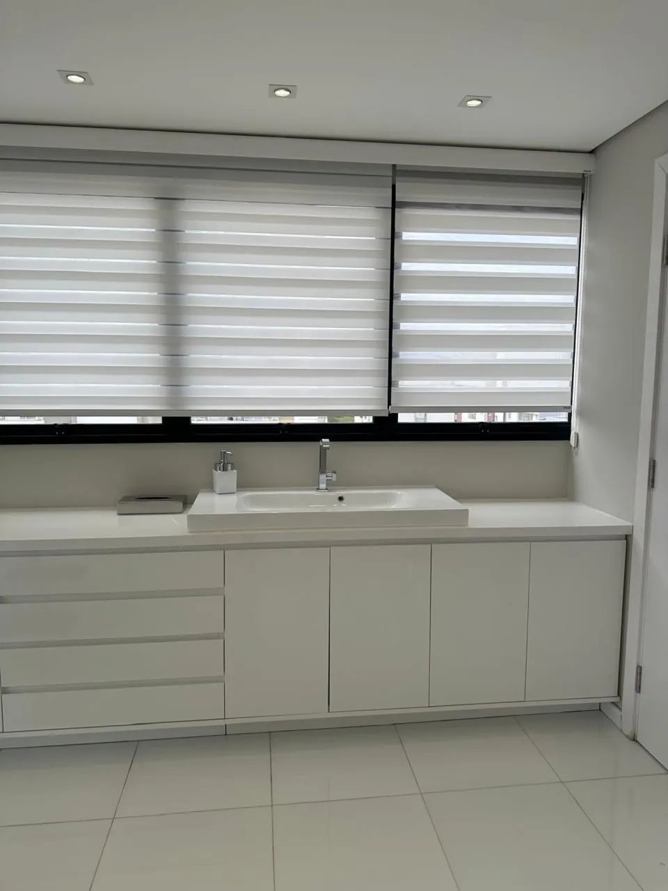 Alugo sala comercial mobiliada em coqueiros  - Foto 8