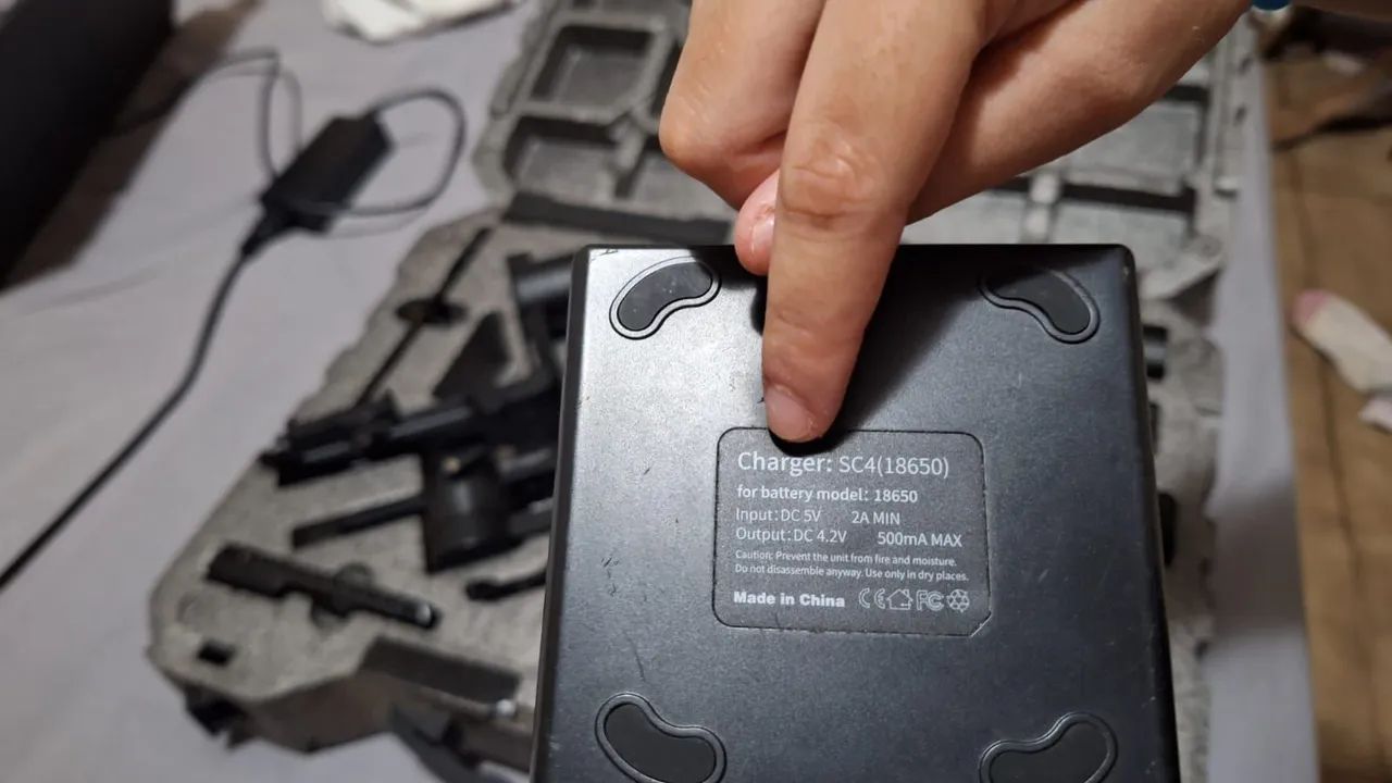 Estabilizador de 3 eixos FeiyuTech para Câmera DSLR  com acessórios. - Foto 5