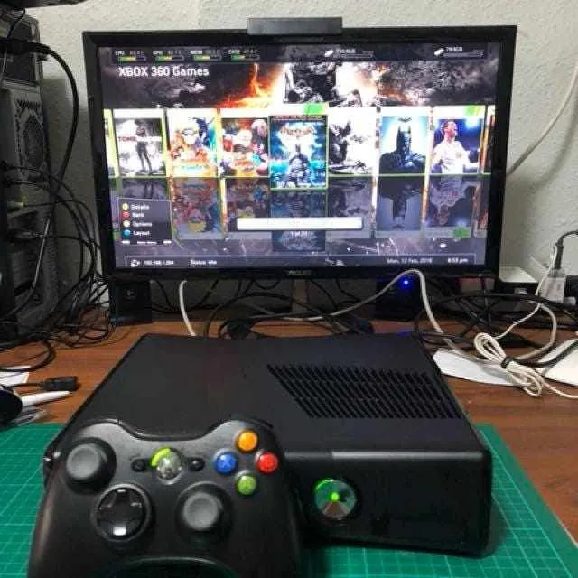 Xbox 360 Slim - desbloqueado RGH 