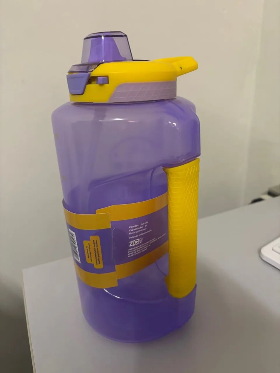 Produto NOVO - Garrafa de água com trava para tampa - Ideal para academia - Foto 3