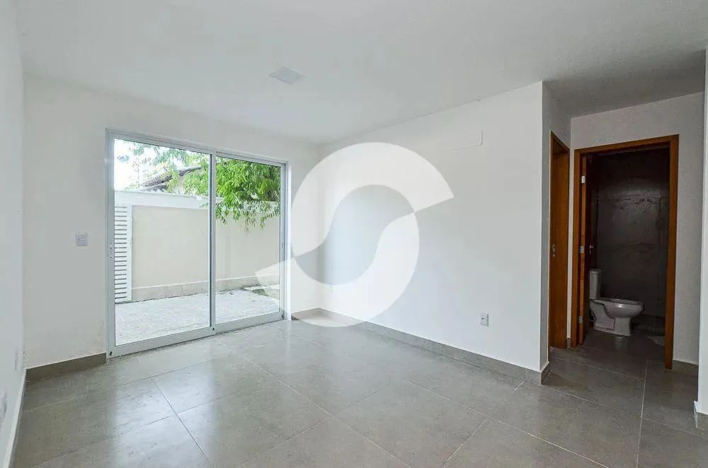 Sobrado para venda tem 97 metros quadrados com 3 quartos em Piratininga - Niterói - RJ