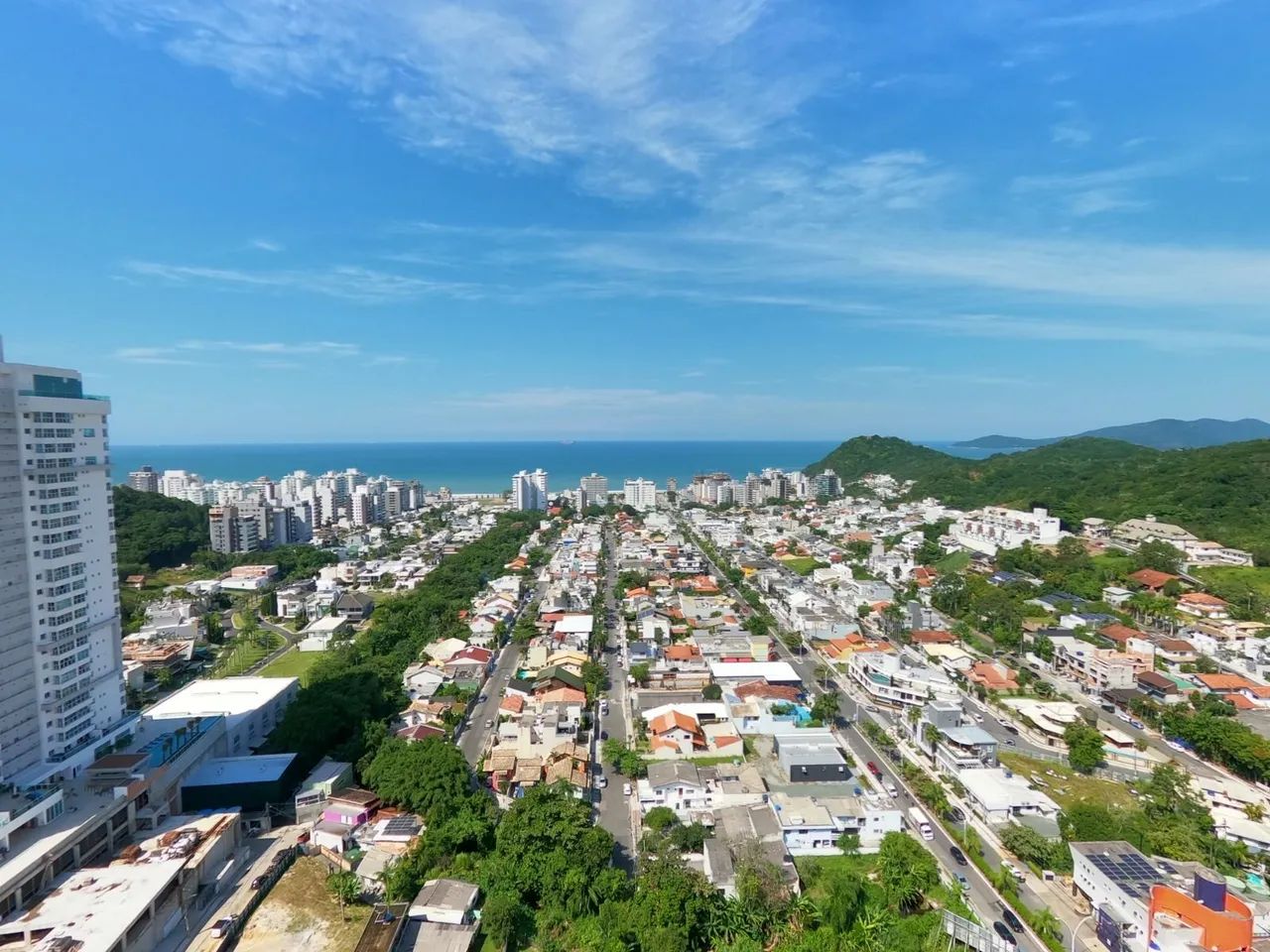Apto na Praia Brava com Vista-Mar - Foto 2