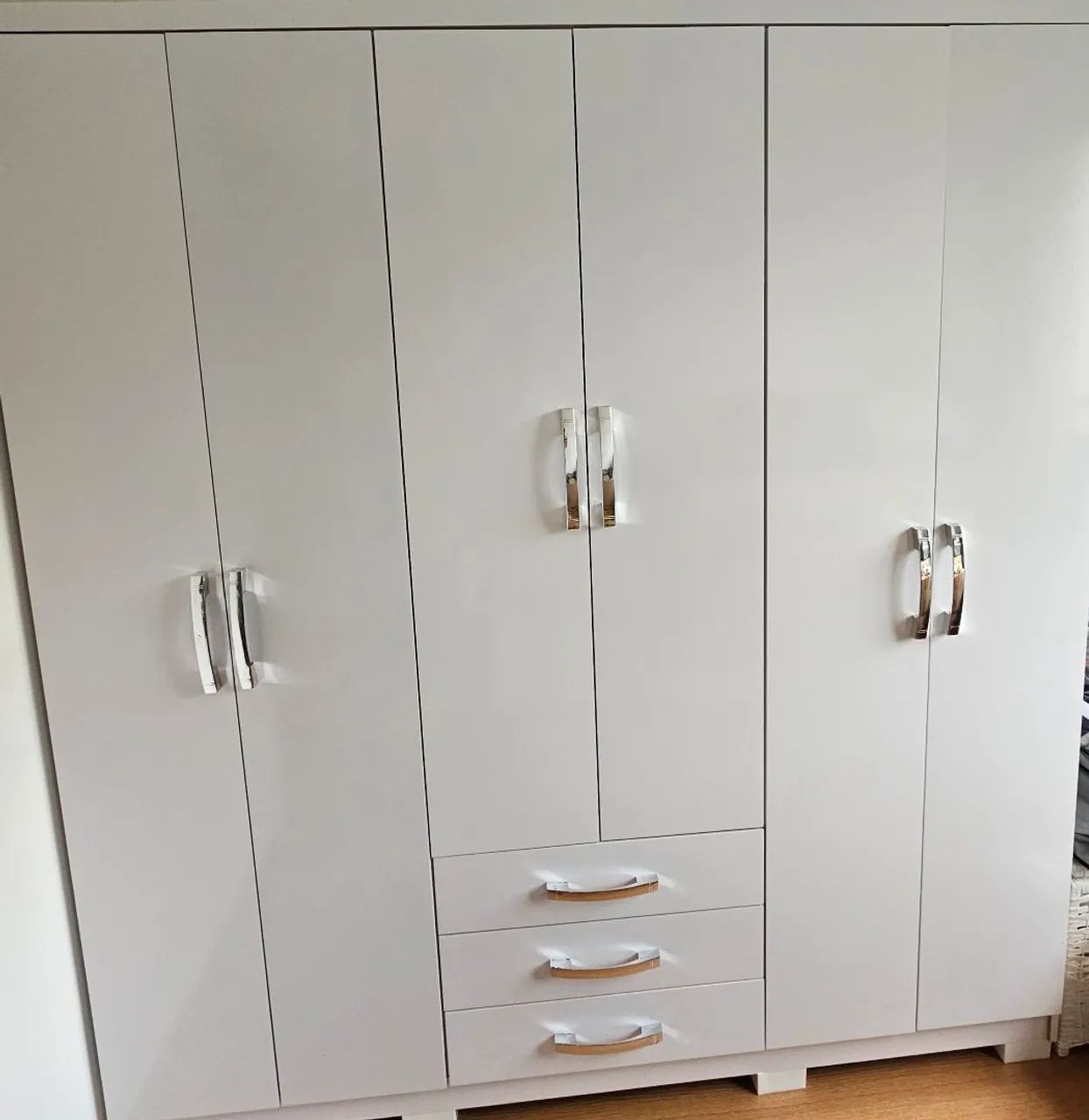 Guarda Roupa 06 Portas