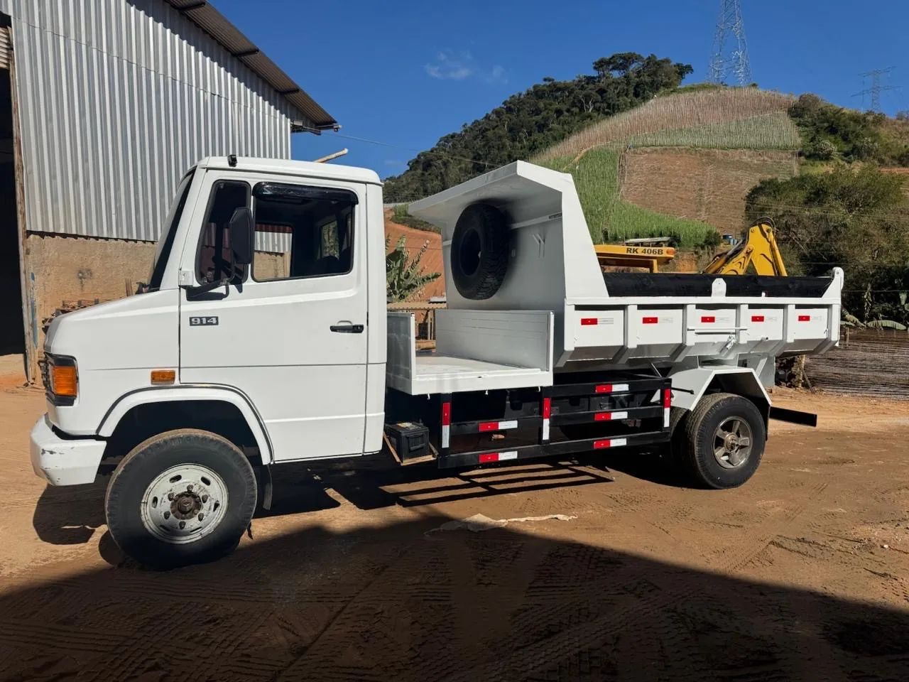 914 na caçamba  - Foto 2
