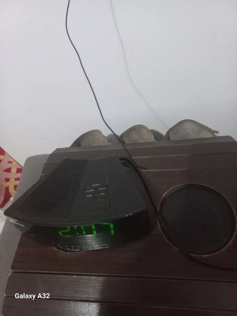 Rádio Relógio em ótimo estado relíquia  - Foto 2