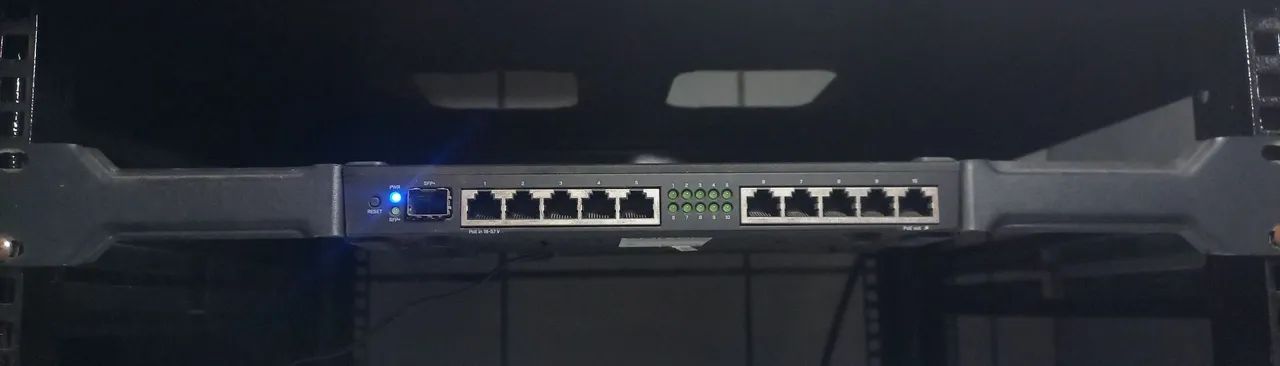Mikrotik RB4011isg+rm