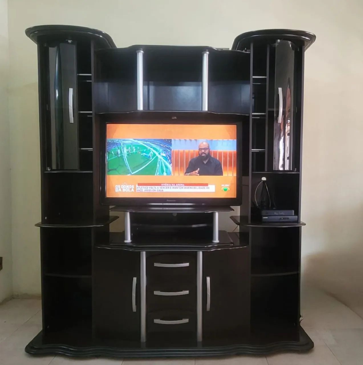 Vendo Estante e TV Panasonic LCD ( Não é Smartv)