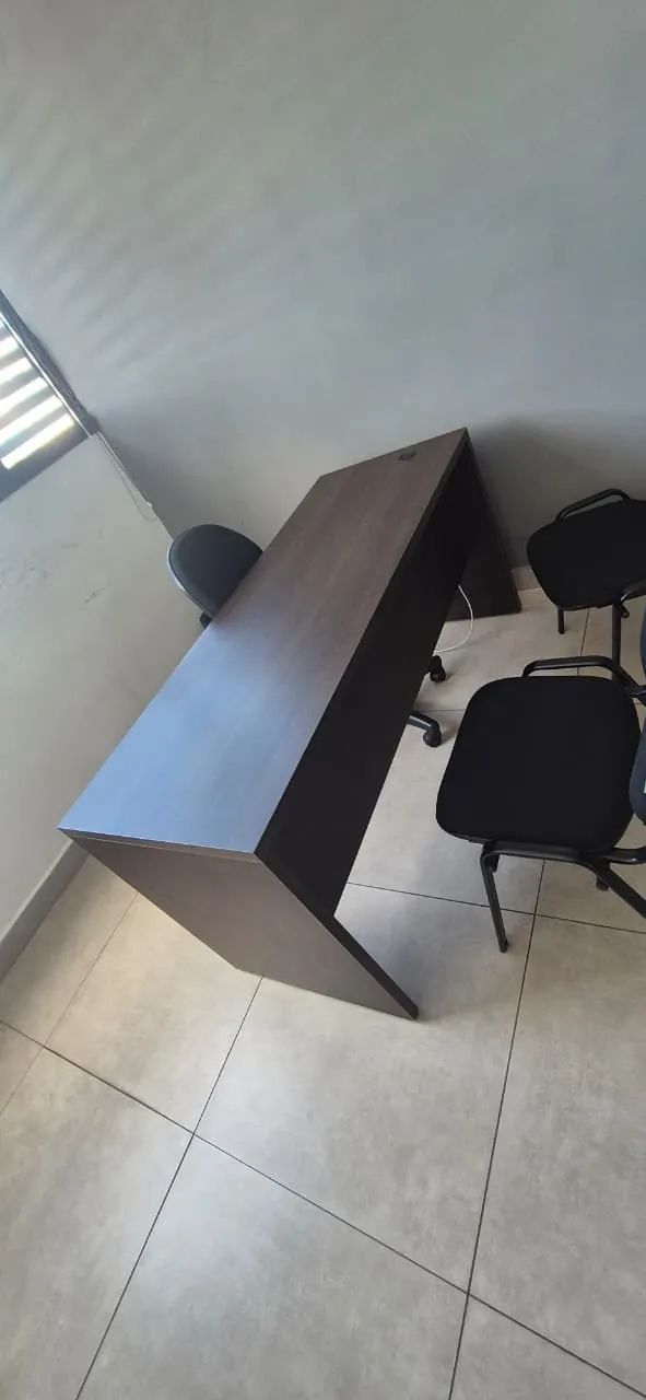 Mesa de Escritório Diretor - Excelente Estado - Foto 2