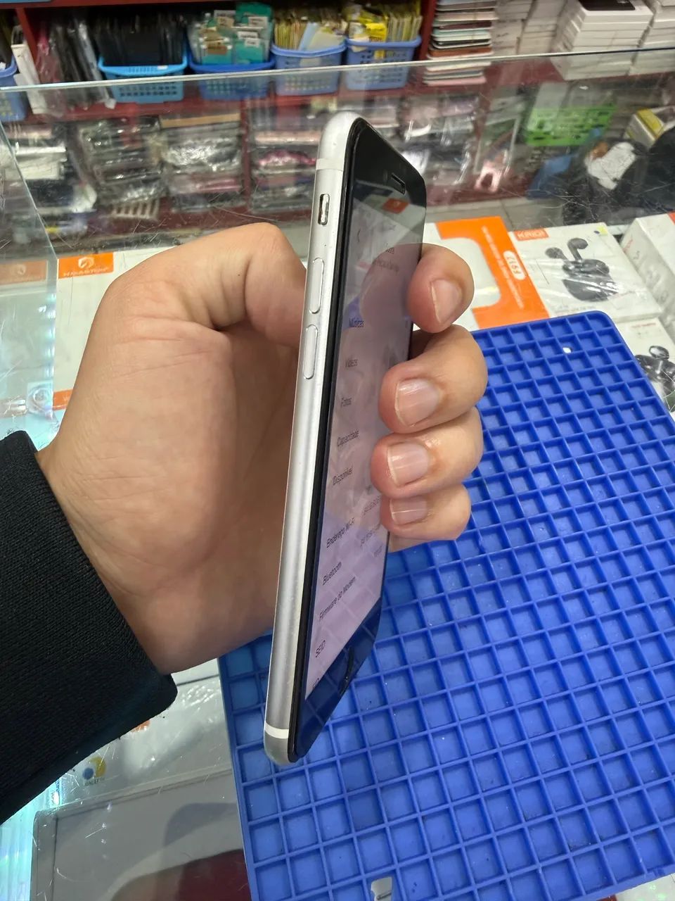 iPhone SE 64GB Branco - Impecável com Caixa (Até 2x sem Juros!) - Foto 3