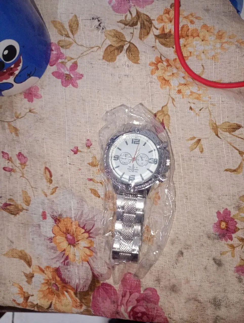 Vende-se relógio novo