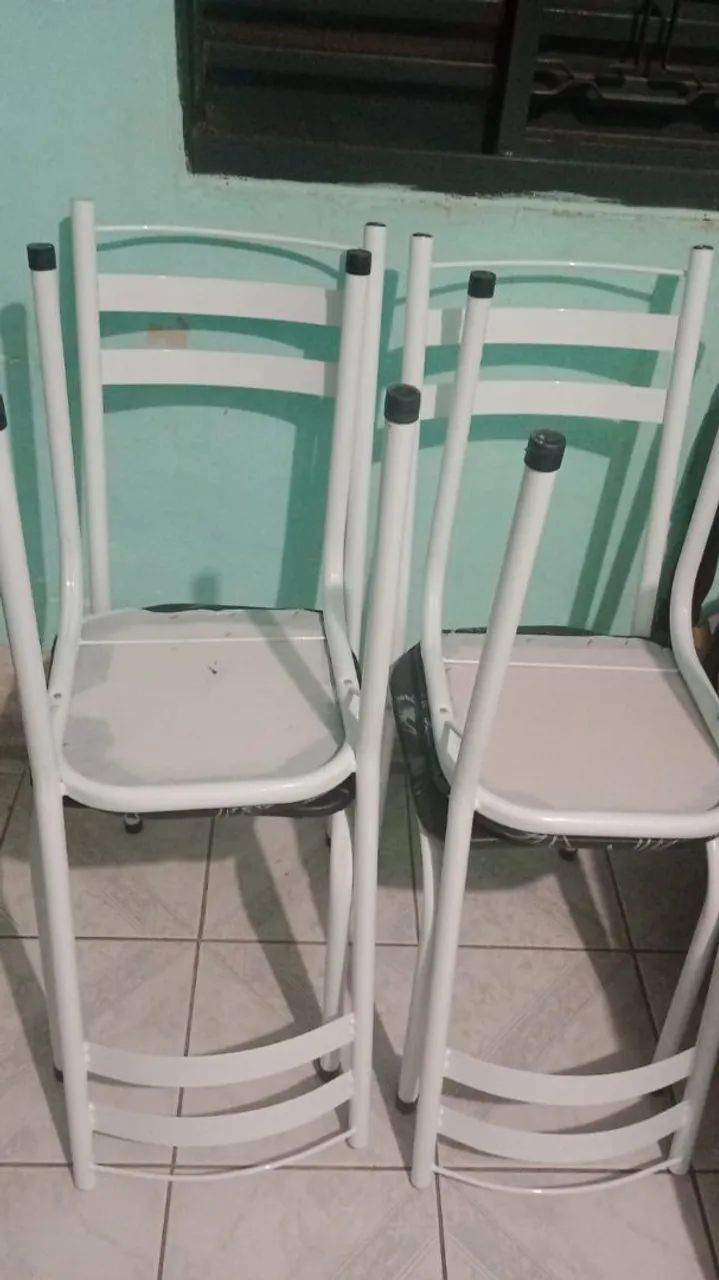 4 cadeiras de mesa estofadas - usadas em ótimo estado! - Foto 3