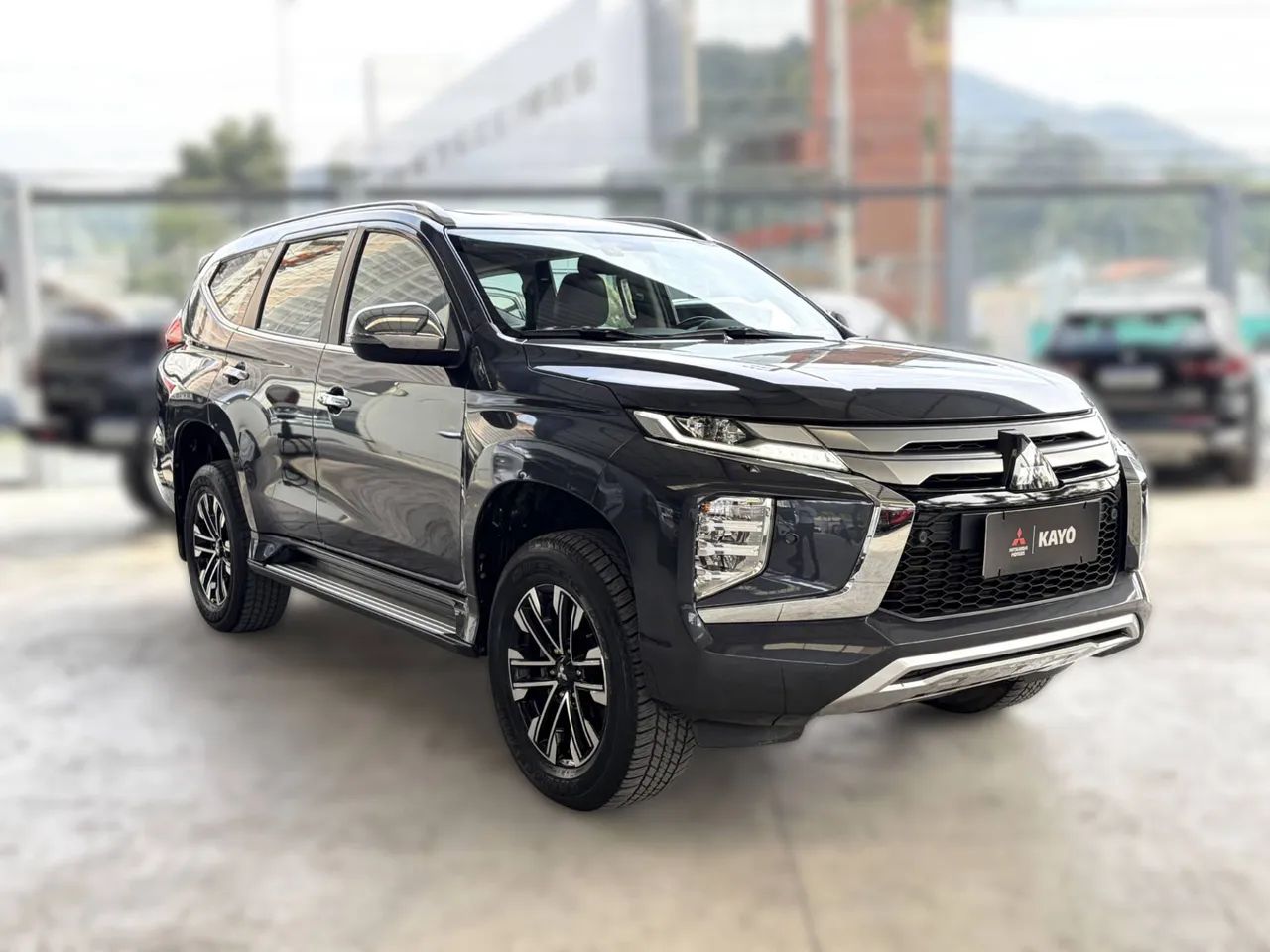 Mitsubishi Pajero 2024