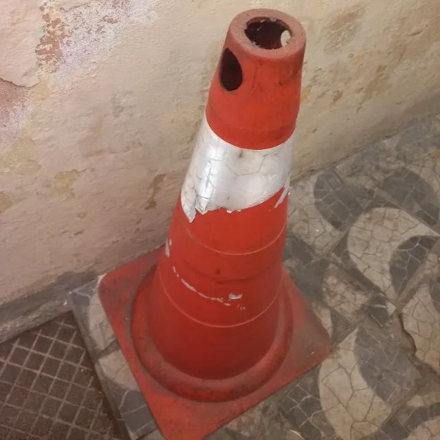4 cones de sinalização  - Foto 2