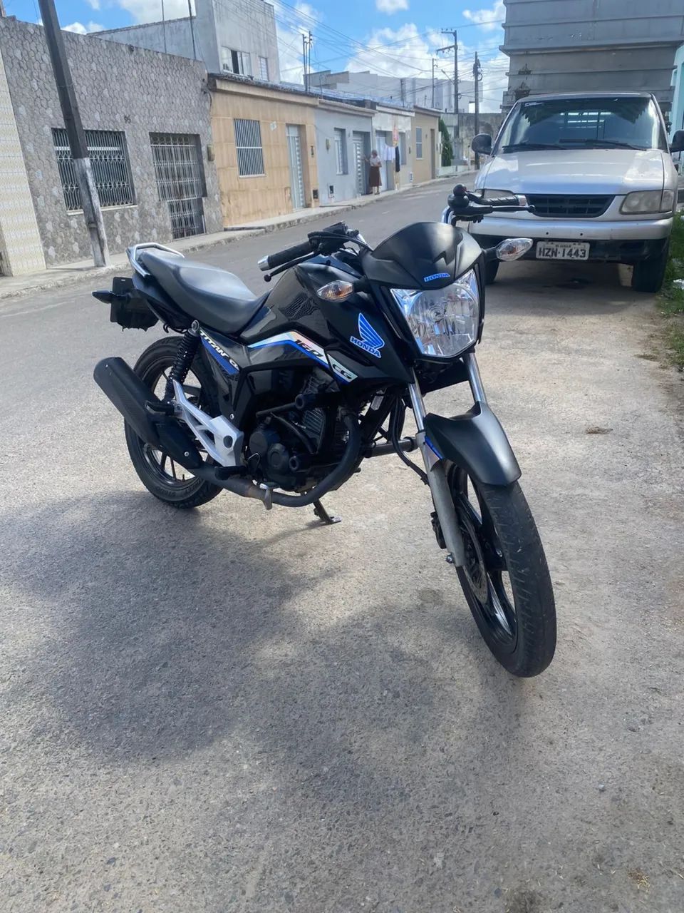 Vende-se Titan 160