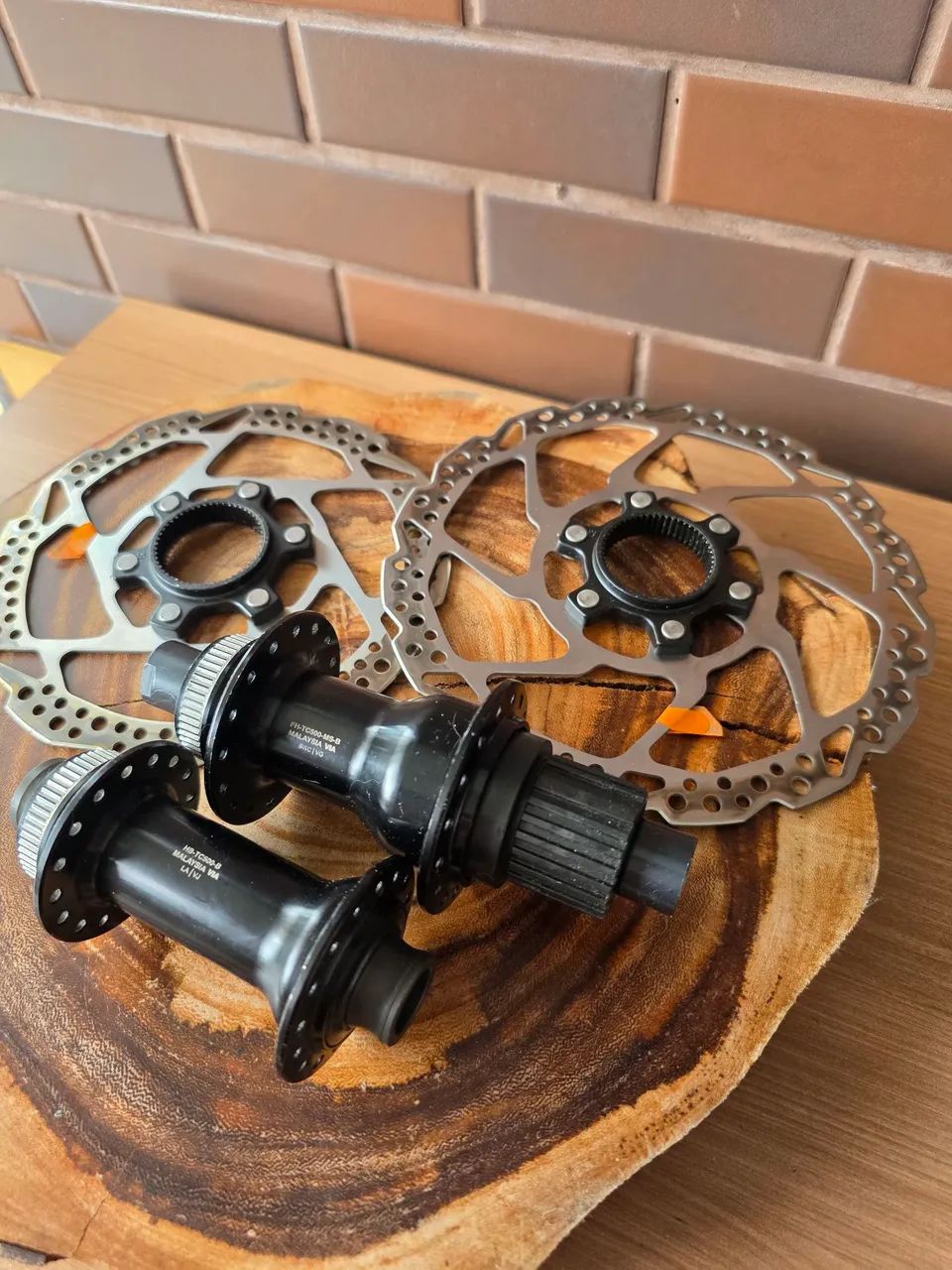 Cubos Shimano TC500 