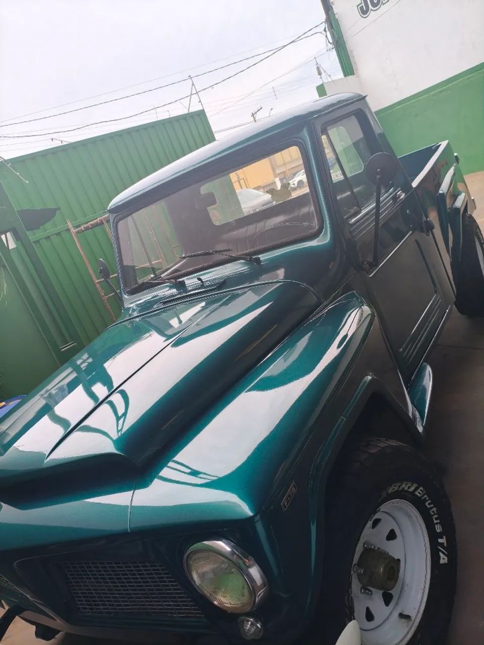 Ford F-75 4X2 2.6 V12 1993
