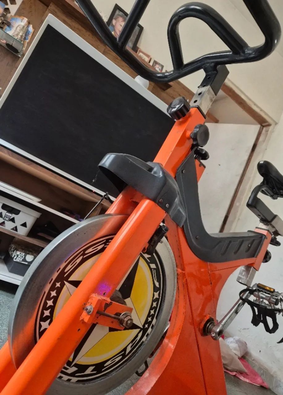 Bicicleta spinning Ergometrica roda 20 kg - Foto 3