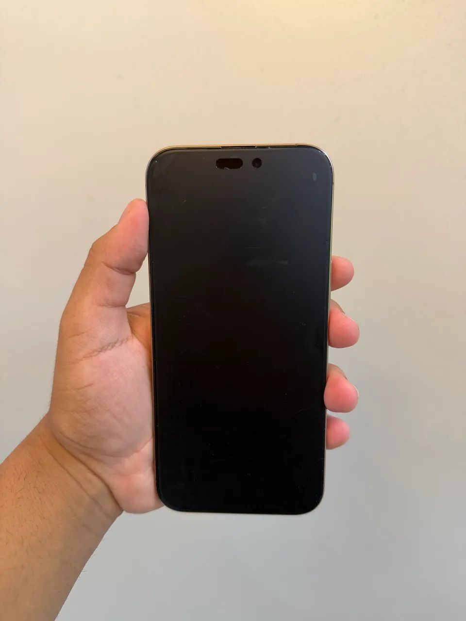 iPhone 16 pro Max dourado 