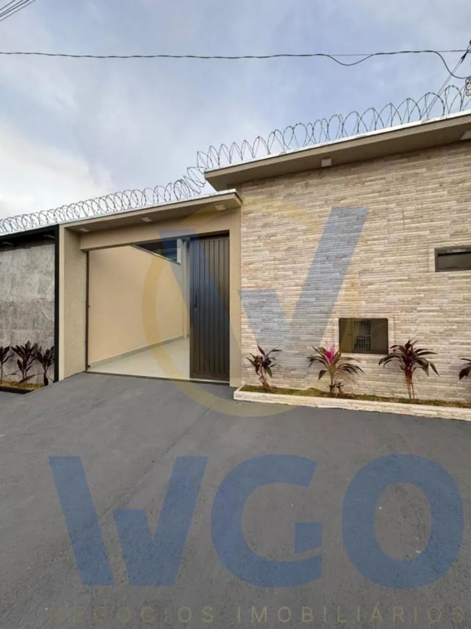 Casa para Venda em Anápolis, Setor Sul III Etapa, 3 dormitórios, 1 suíte, 2 banheiros, 2 v