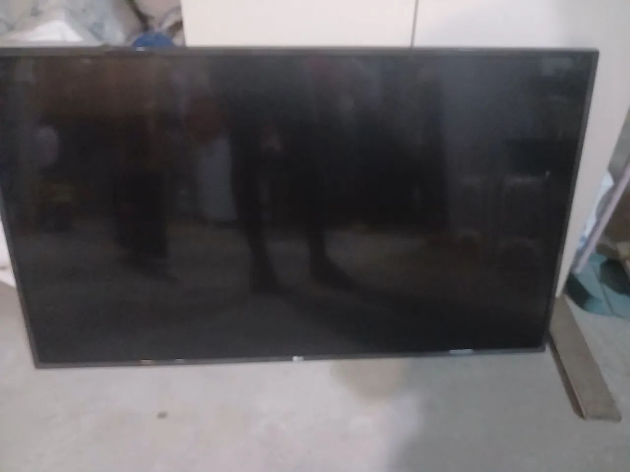 Tv smart de 50.lg e 28 polegadas para retirada de peças 