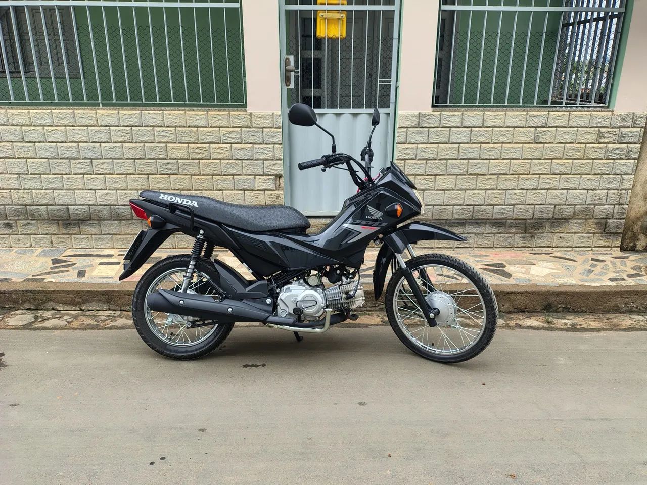 Vendo pop 110, estado zero.