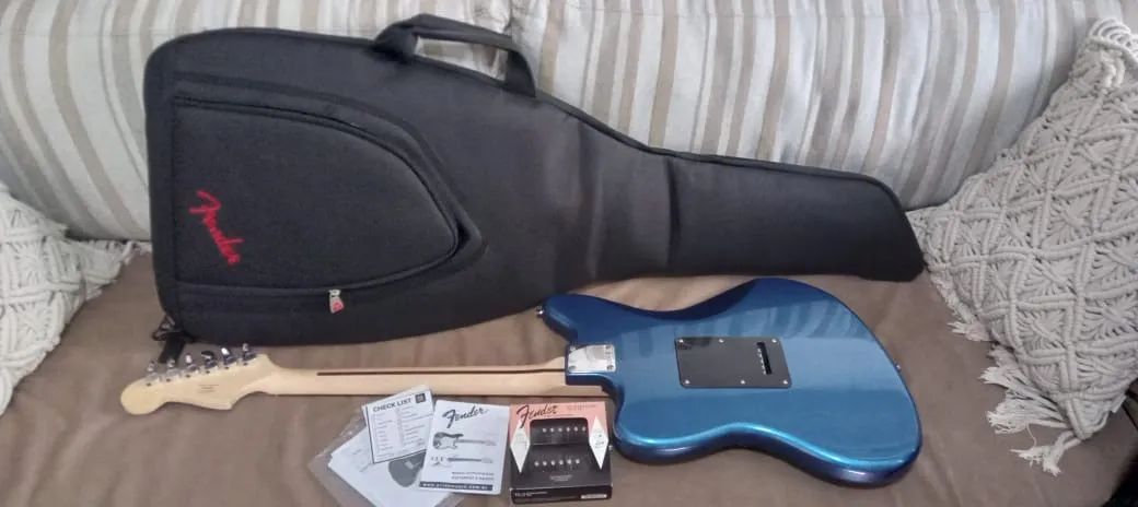 Guitarra Squier Affinity Jazzmaster, captadores/bag Fender
