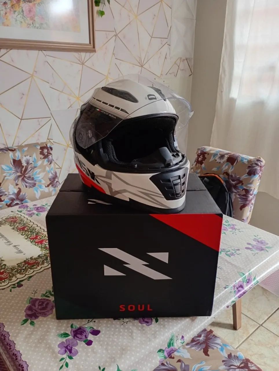 Capacete Norisk Gran pix Italy Tam.62 Semi novo 