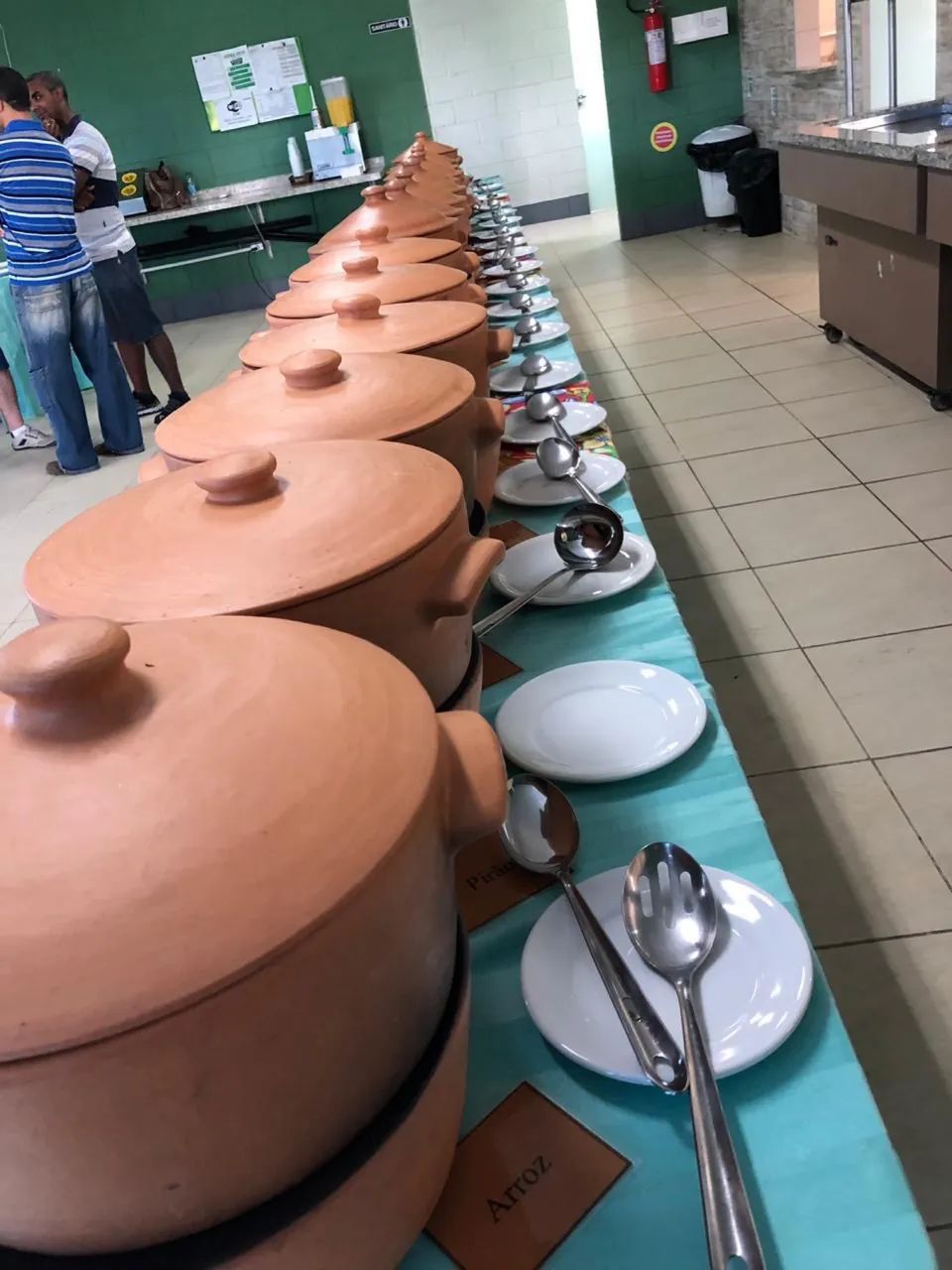 Buffet de panelas de barro para feijoada  - Foto 3