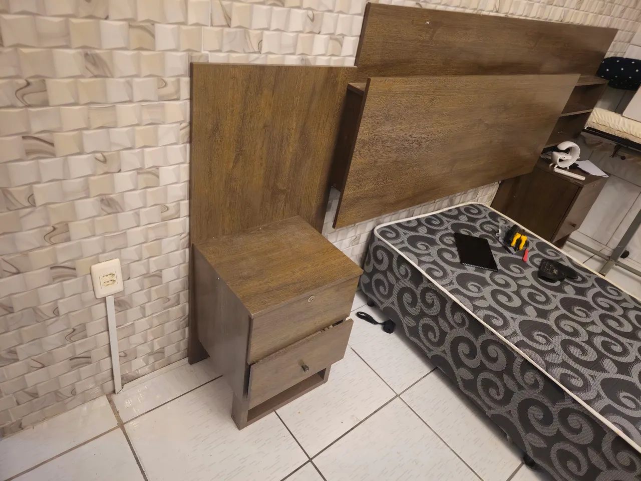 Cabeceira de cama queen com tomada - Foto 3