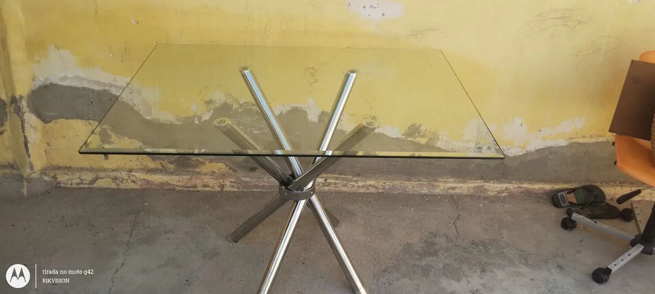 vendo linda mesa de vidro com 4 cadeiras  - Foto 4