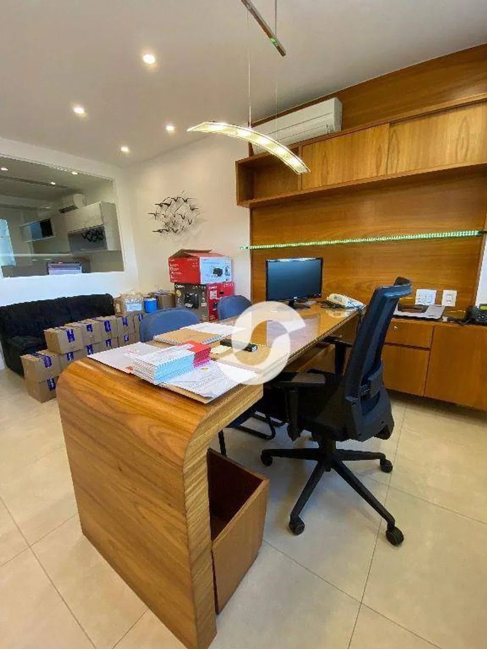 SALA COMERCIAL c/ vidro acústico, prédio comercial novo e com excelente estrutura com sala