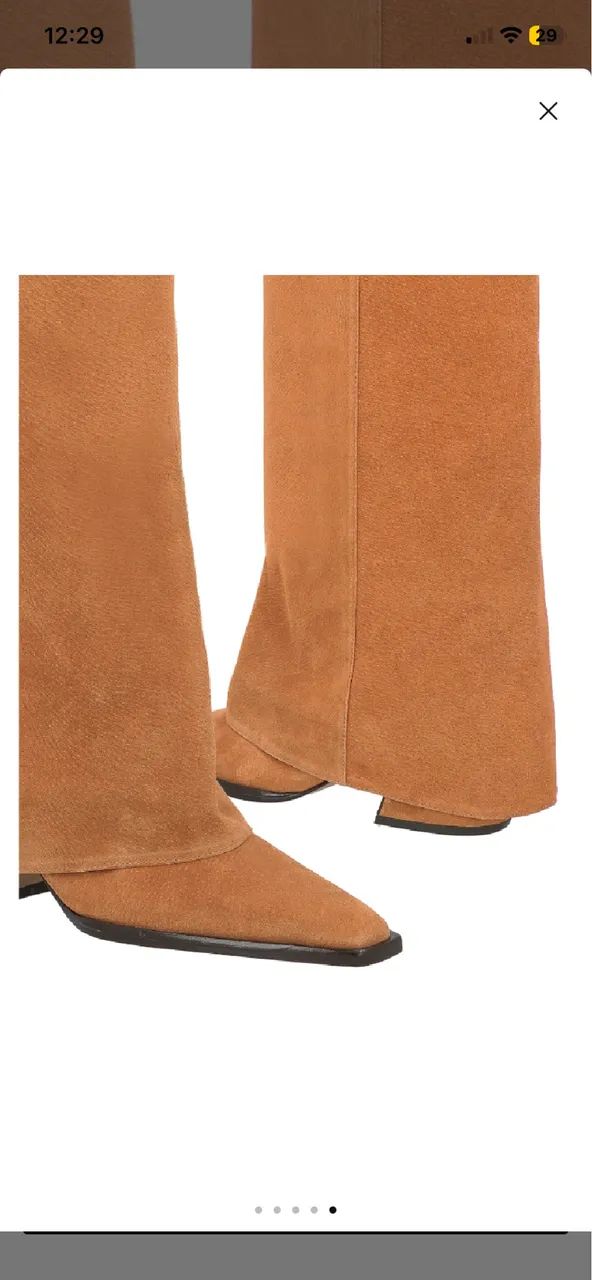 Bota de couro camurça caramelo cano alto 