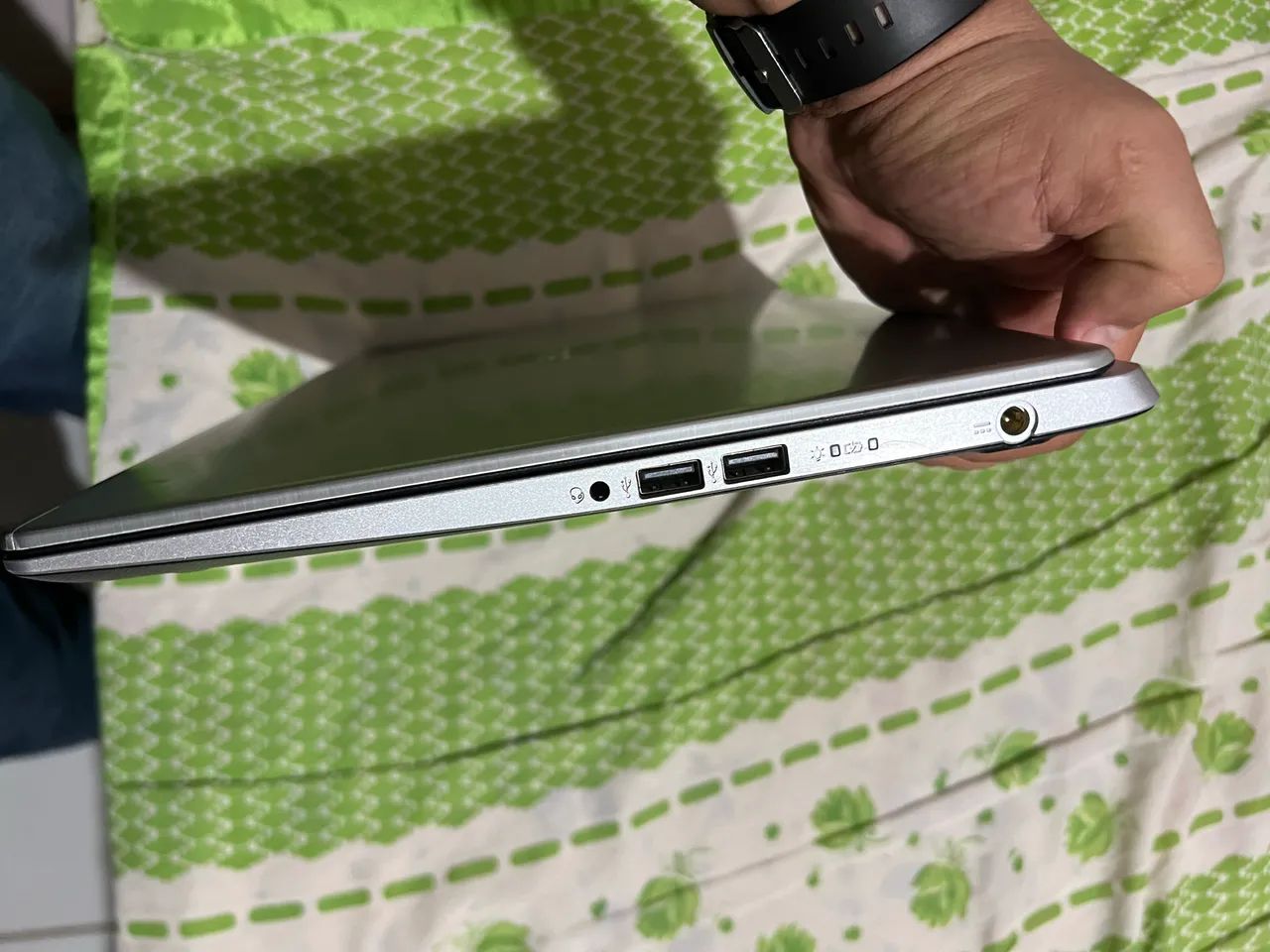 Vende-se notebook Acer i5  - Foto 4