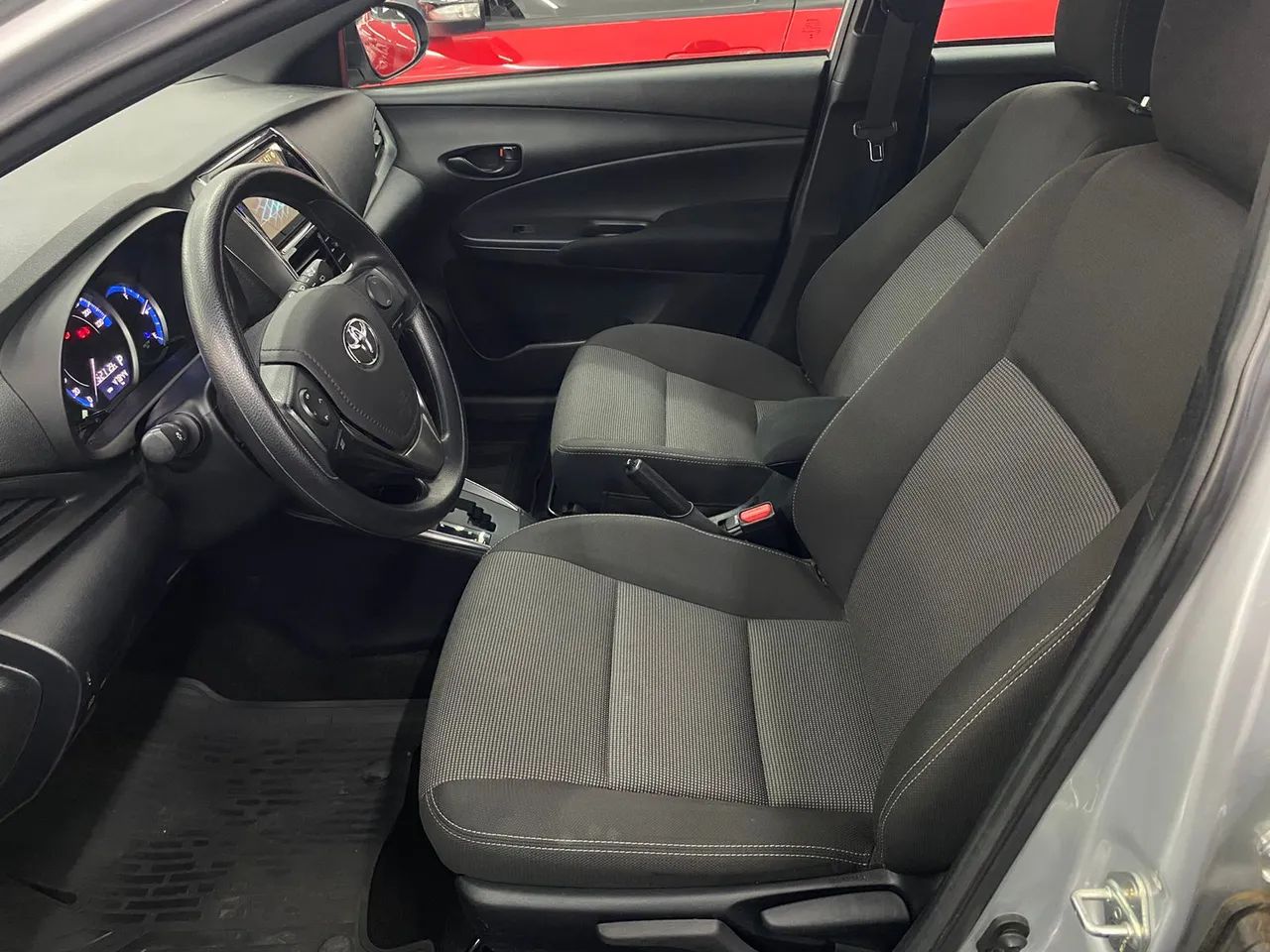 Toyota Yaris XL 1.5 Flex 16V 5p Aut., foto 11 de 14