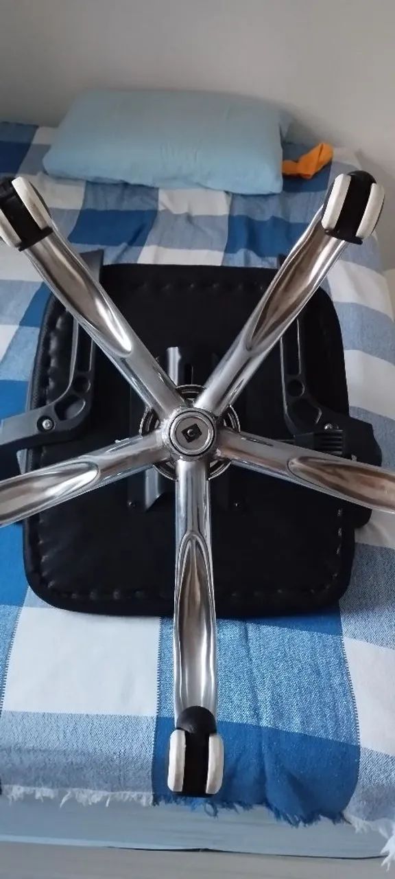 Vendo cadeira de escritório  - Foto 5