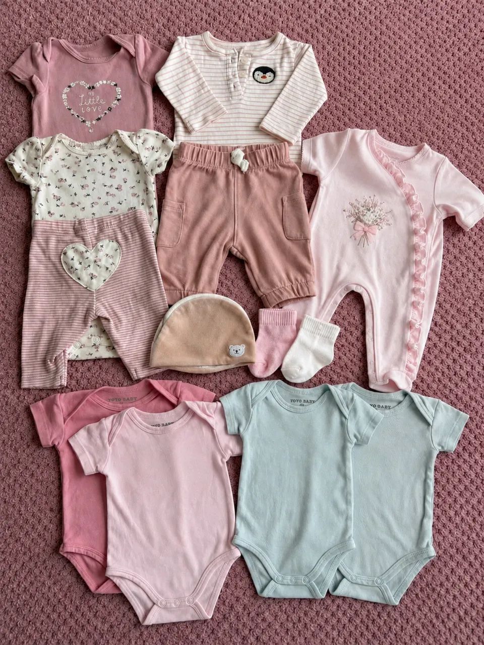 Roupa de bebe. 0-3 mes. 23 peças. Carters e outras marcas
