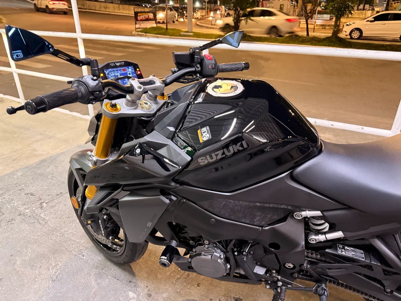SUZUKI GSX-S1000 - Foto 2