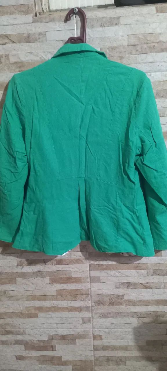 Blazer verde linho tam G - Foto 3