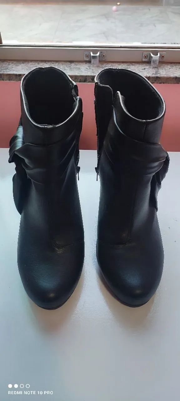 Bota Modare Confortável preta estilosa