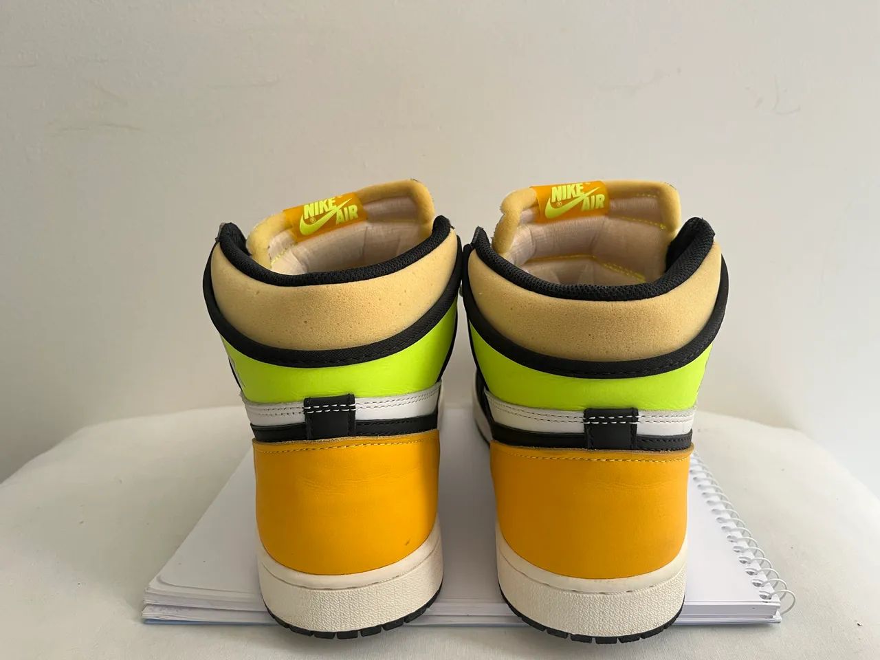 Air Jordan 1 Retro High OG Volt Original | Tam 42 | Sem Caixa