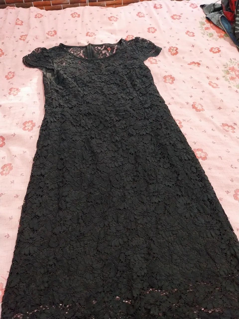 Vestido tubinho de renda - Foto 3