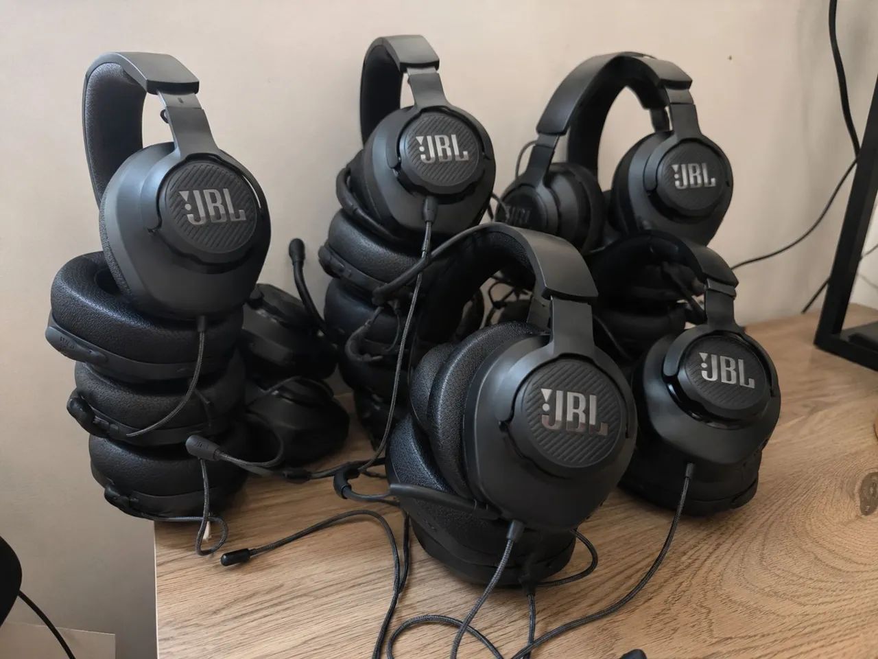Fone JBL Quantum para queima de estoque 