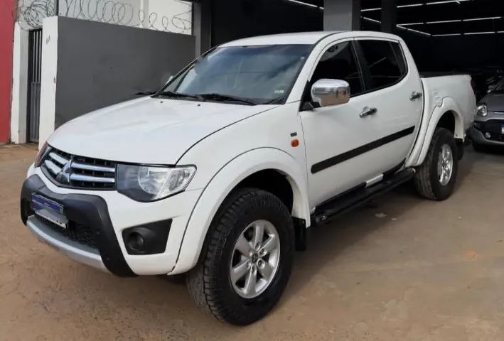 Mitsubishi L200 L200 Triton HLS 2.4 Flex 16V CD Mec. 2015