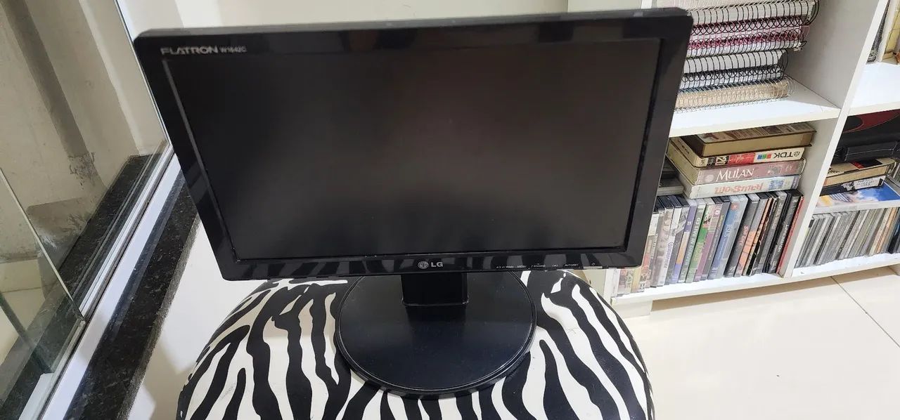 Monitor LG flarton 15 polegadas 