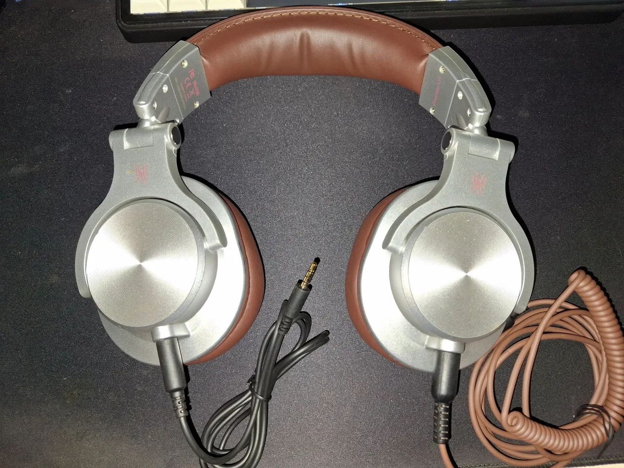 OneOdio A71 Headphone studio com microfone
