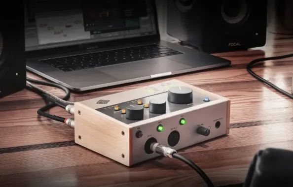 Interface de Áudio USB Universal Audio Volt 276 2x2 192kHz 24bit Cinza - Foto 3